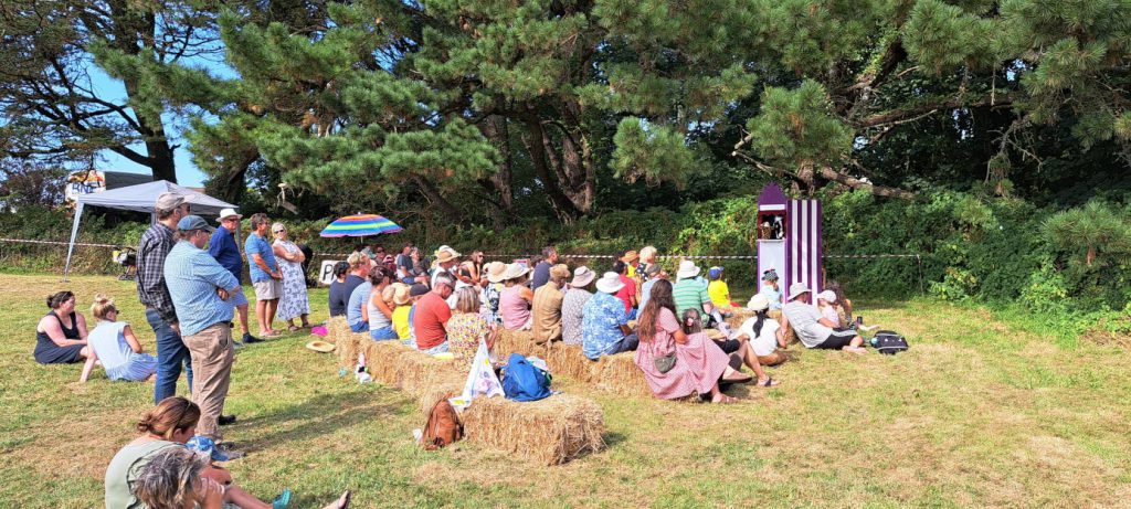 Carleen Tea Treat 4 Punch And Judy